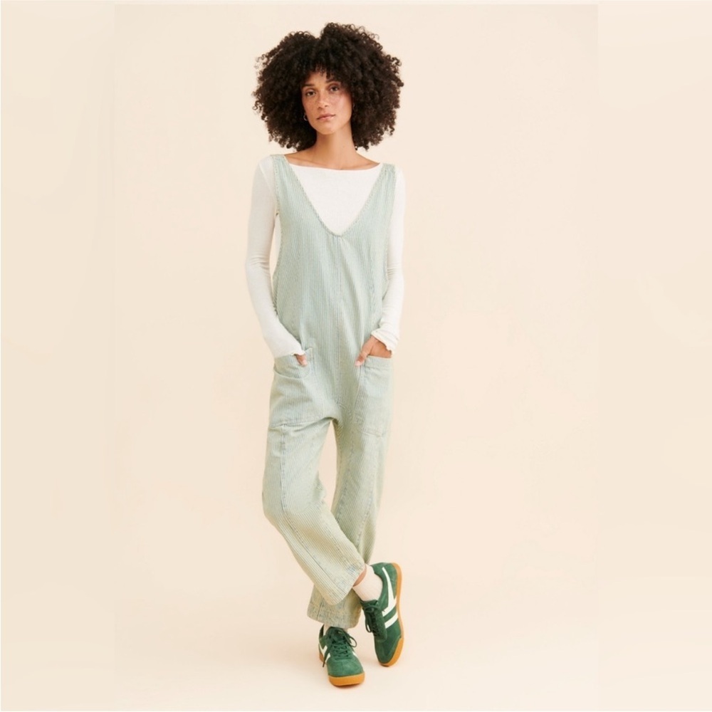 FREE PEOPLE - HIGH ROLLER
RAILROAD JUMPSUIT - Size
XS We The Free